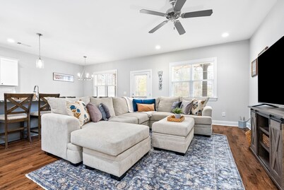 NEW Auburn townhome perfect for families! 3/3.5