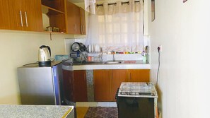Private kitchen - Eunrob Plaza Apartments Utawala (Nairobi)