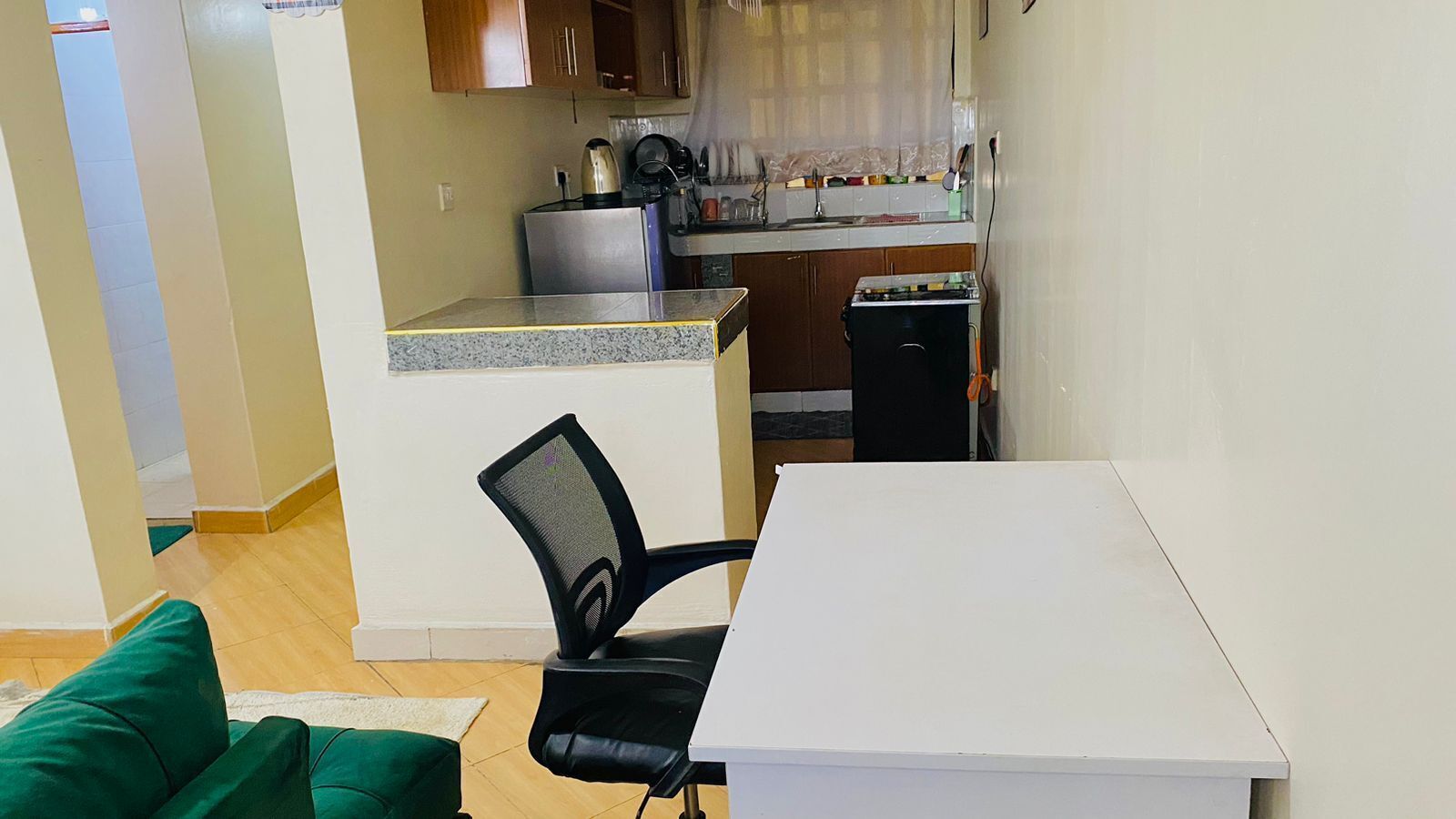 Appartement Familial | Cuisine privée | Réfrigérateur, micro-ondes, batterie de cuisine, vaisselle et ustensiles