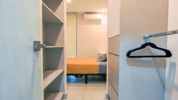 Schreibtisch, Bügeleisen/Bügelbrett, WLAN, Bettwäsche