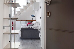 Interior - Apartment 'Rosa' with Lake View, Balcony and Wi-Fi (Laveno-Mombello)