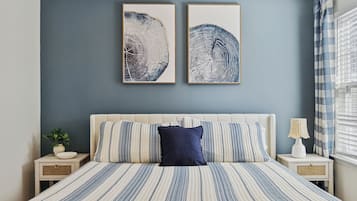 Silitysrauta/-lauta, Wi-Fi, vuodevaatteet