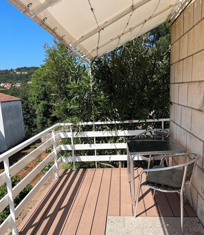 Property grounds - Cozy 1-bedroom apartment in quaint Lumbarda with AC (Lumbarda)