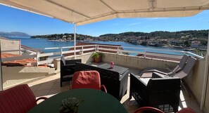 Outdoor dining - Enjoyable 1-bedroom apartment with AC in charming Lumbarda (Lumbarda)