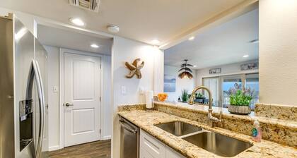 Waterfront condo w Pier, Pool,Boat Ramp,Tennis Court ,Amazing View, Pets Welcome