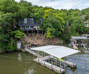 Exterior - Margaritaville Lakefront 3BD/3BA/Dock/Grill/Firepit-8PP (Osage Beach)