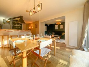 Dining - 300m from ski lifts, floor -3, tv, 74m², Les Arcs (Les Arcs)