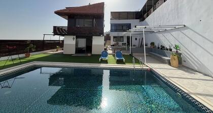 Cozy 1-bedroom hotel in fabulous أريحا with AC