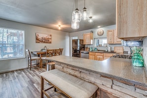 Fridge, microwave, stovetop, dishwasher - Near Hiking Trail! All-Season Ruidoso Getaway (Ruidoso)