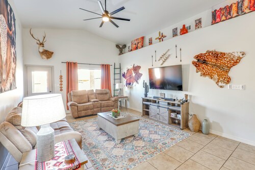 Fire Pit, Pets Welcome: Home 4 Mi to Dtwn Carlsbad