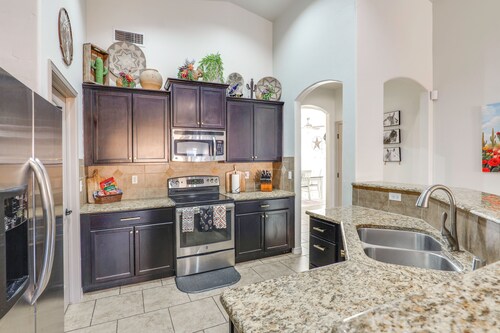 Fire Pit, Pets Welcome: Home 4 Mi to Dtwn Carlsbad