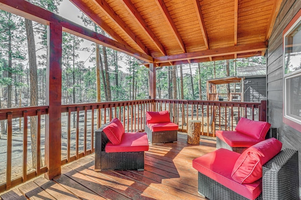 Terrace/patio - Ruidoso Retreat Near Alto Lake, Biking & Golf! (Ruidoso)