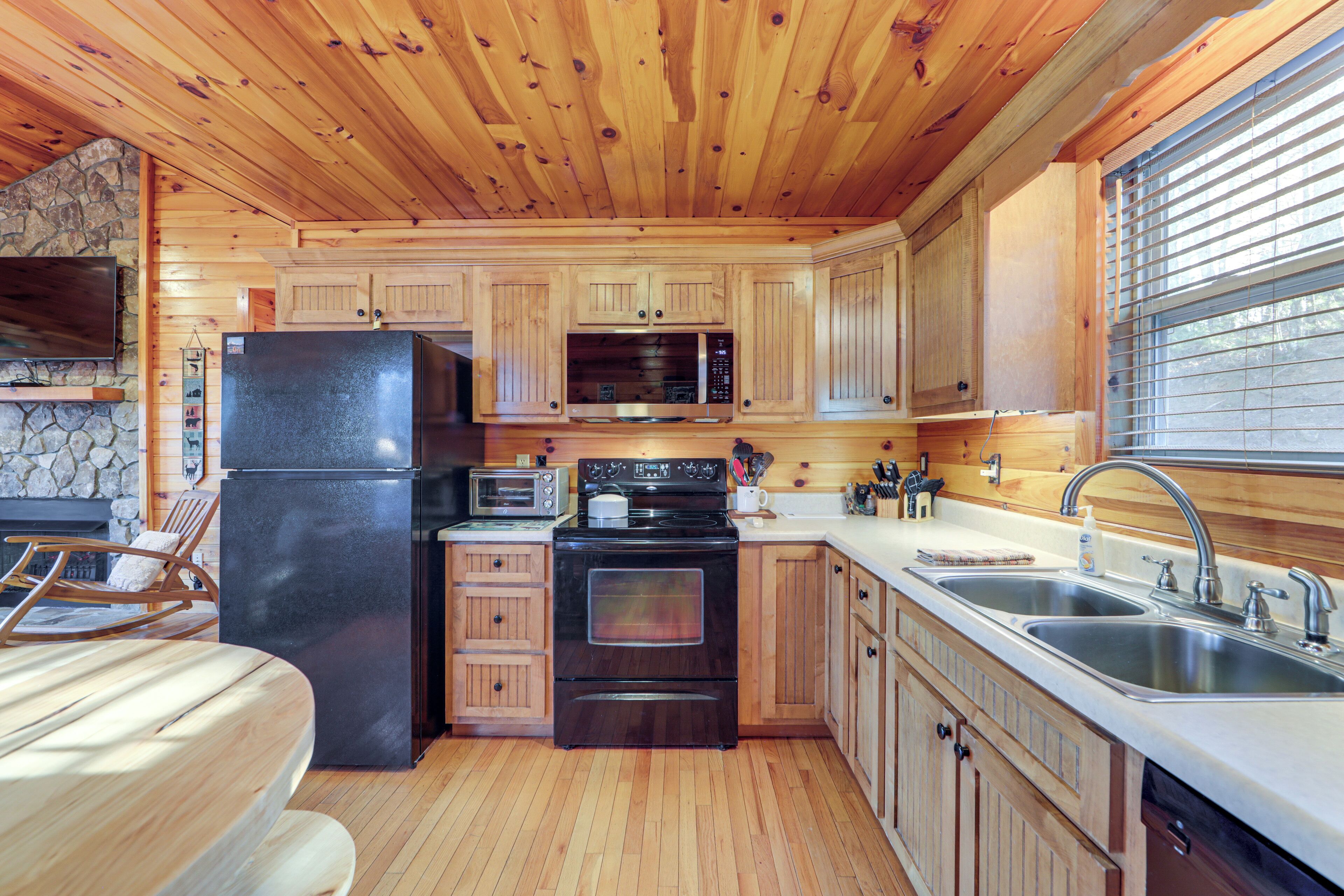 Refrigerador, microondas, placa de cocina, lavavajillas