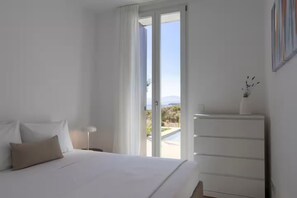 4 bedrooms, iron/ironing board, WiFi, bed sheets - Eliesia II (Santa maria)