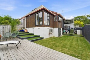 Exterior - Homely 3BR Mt Eden Townhouse with Parking (Auckland Central)