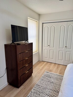 Iron/ironing board, Internet, bed sheets - Sunny Sonoma Retreat Hot Tub & Mountain Views (Las Cruces)