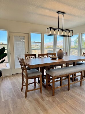 Dining - Sunny Sonoma Retreat Hot Tub & Mountain Views (Las Cruces)