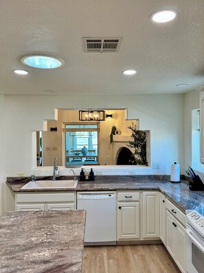 Private kitchen - Sunny Sonoma Retreat Hot Tub & Mountain Views (Las Cruces)