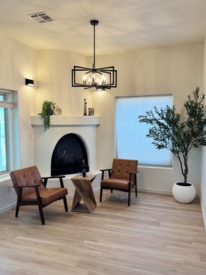 Interior - Sunny Sonoma Retreat Hot Tub & Mountain Views (Las Cruces)