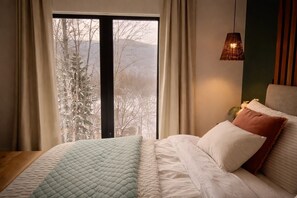 2 bedrooms, iron/ironing board, free WiFi, bed sheets - Private spa+sauna+hammam | Luxury mountain retreat (Sainte-adèle)