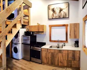 Private kitchen - Cozy Spacious Cabin in Tiny House Village! 10A (Terrace)