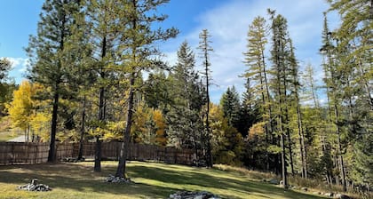 Cozy Camper Retreat In Charming Kalispell 1 Bed + Bunks Full Bath & Kitchen