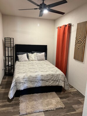 Iron/ironing board, free WiFi, bed sheets
