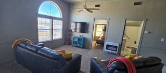Prime Location Condo – Walk to Dining, Park, Shops & Downtown