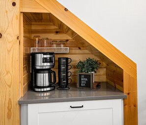 Unclassified image, 5 of 8, button - Charming cabin only feet from Lake Superior (Two Harbors)