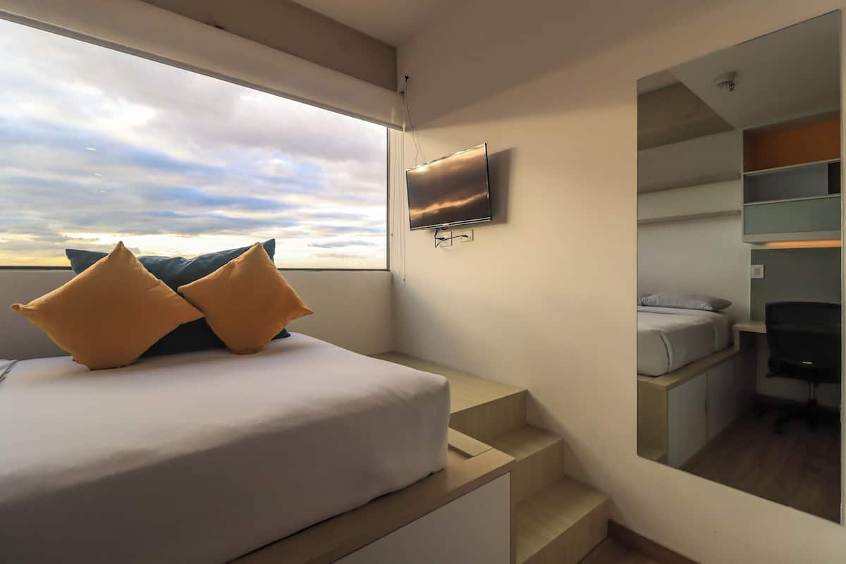 Skrivebord og wi-fi (inkludert)