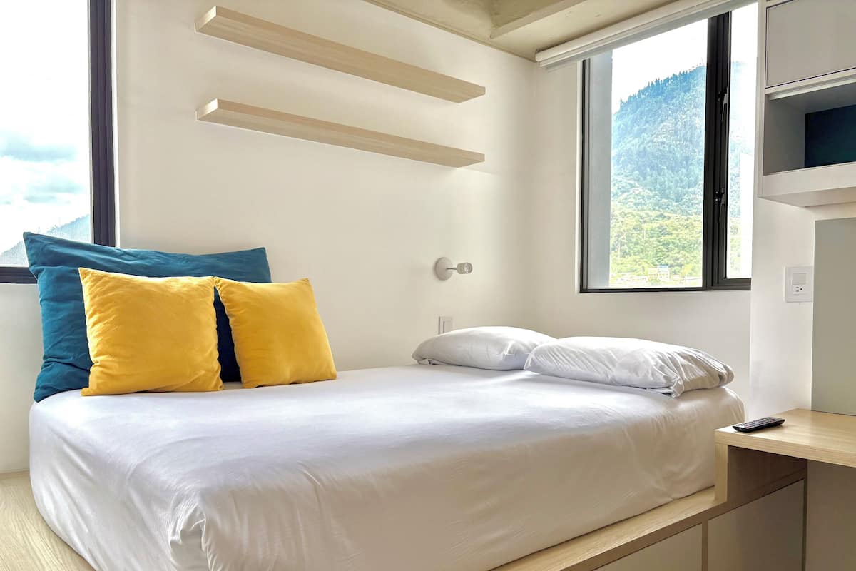 Skrivebord og wi-fi (inkludert)