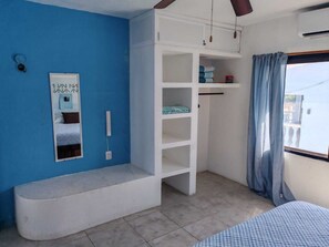 Silitysrauta/-lauta, Wi-Fi, vuodevaatteet