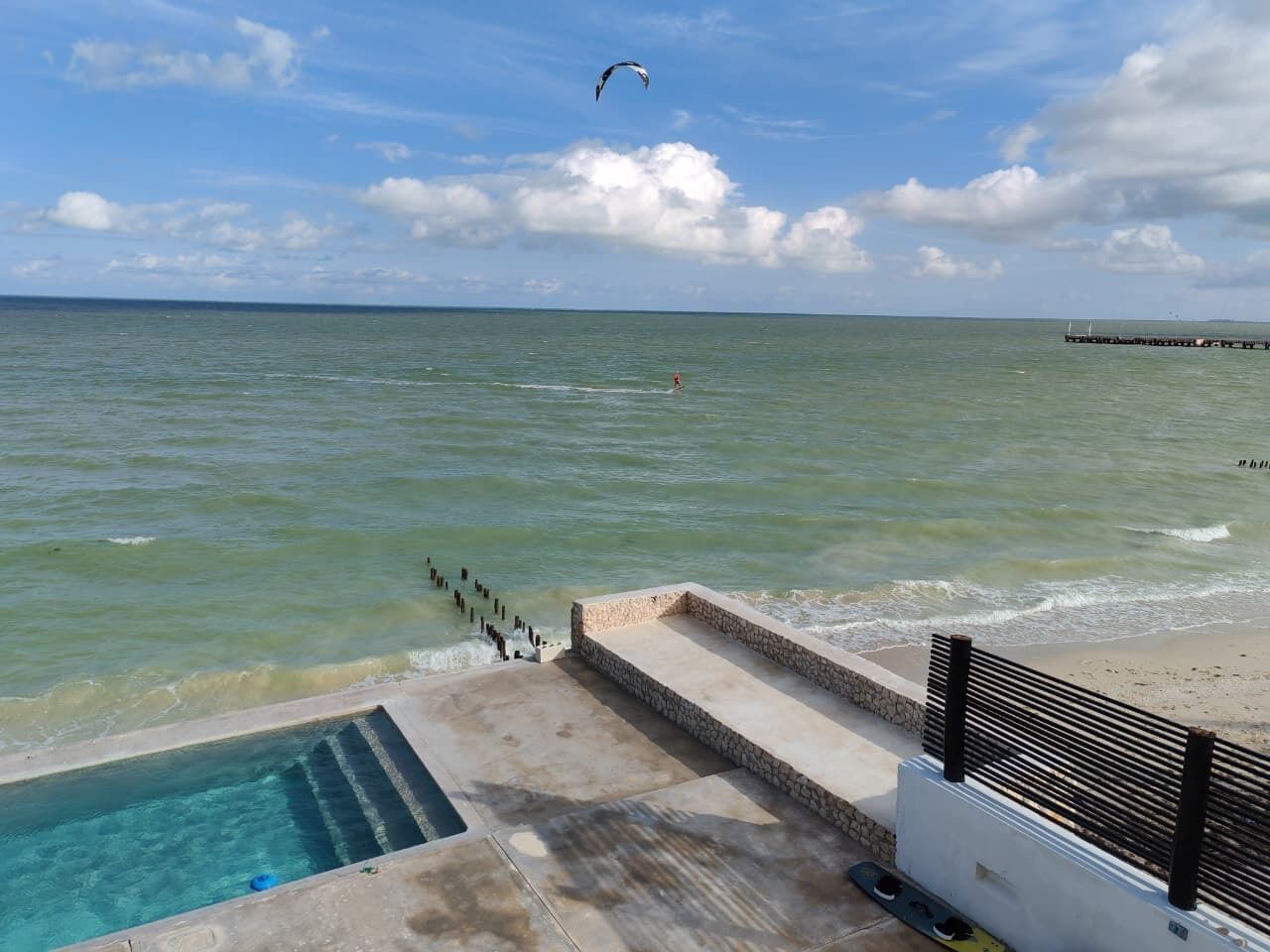 Solstolar och strandhanddukar