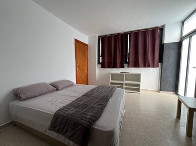 Cozy 1-bedroom studio in marvelous Jericho with AC