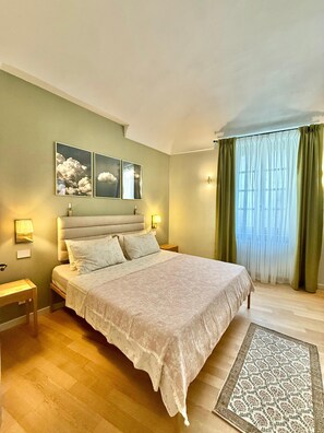 Silitysrauta/-lauta, ilmainen Wi-Fi, vuodevaatteet