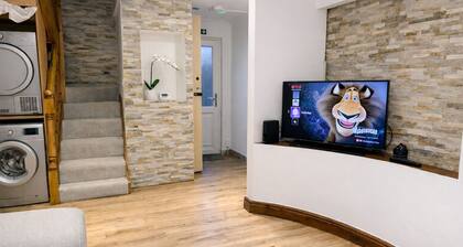 Peaceful 4-bedroom house in quaint stevenage perfect for families & contractors