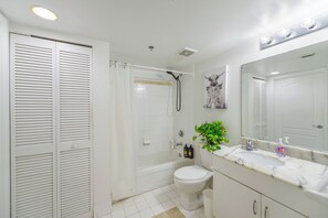 Apartment | Bathroom | Bidet