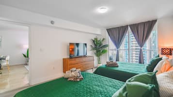 Cortinas blackout, tabla de planchar con plancha y wifi gratis