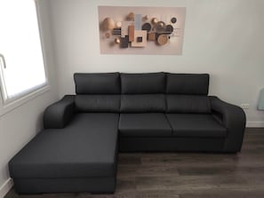 TV - Eguzkey Apartment - Tolosa center (Tolosa)