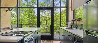 The Eagle at In the Trees, Hot Tub, Mountaintop, Fireplace, Luxury