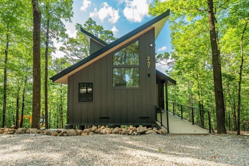 The Wagoner at In the Trees Luxury Resort, Mountaintop, Hot Tub, Outdoor Fireplace