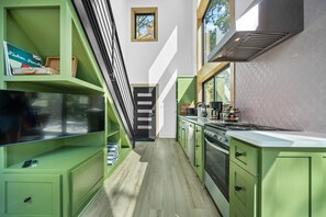 Fridge, microwave, stovetop, coffee/tea maker - The Swallow Treehouse at In the Trees Luxury Resort, Mountaintop, Hot Tub, Outdoor Fireplace (Hot Springs National Park)