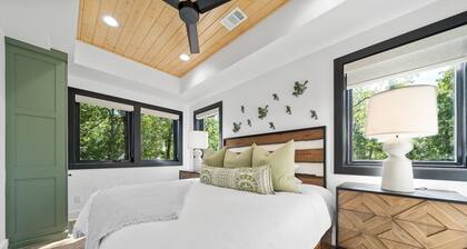 The Trumpeter at In the Trees Luxury Resort, Mountaintop, Hot Tub, Outdoor Fireplace