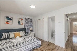 Bügeleisen/Bügelbrett, Internetzugang, Bettwäsche