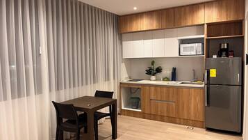 Microones i placa de cuina