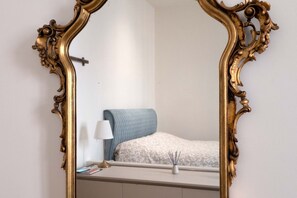 Iron/ironing board - Home Venice Apartments - Rialto 4 with canal view (venezia)