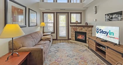 Top-Floor Silver Rock 1BR – Comfort in Every Stay