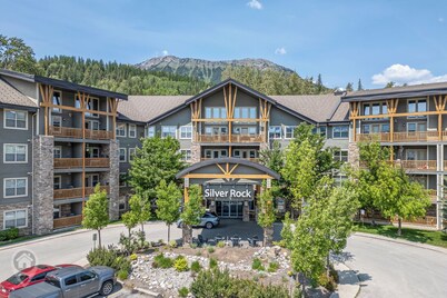 Top-Floor Silver Rock 1BR – Comfort in Every Stay