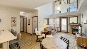 Interior - Top-Floor Silver Rock 1BR – Comfort in Every Stay (Fernie)