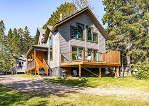Unclassified image, 4 of 11, button - Charming cabin only feet from Lake Superior (Two Harbors)